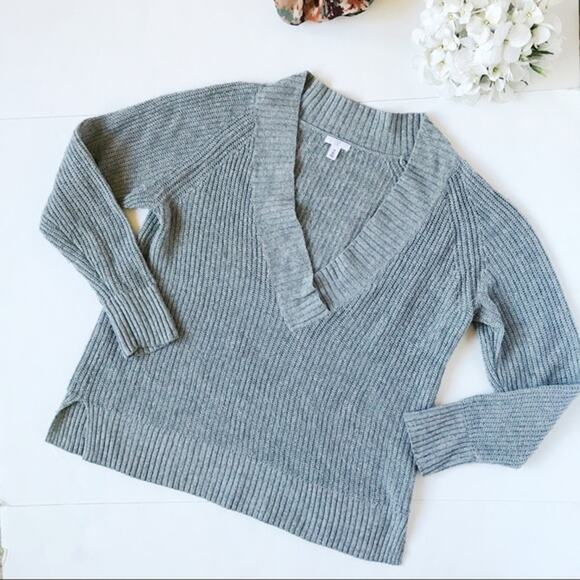 BP. Gray Knit Deep Plunging V-Neck Long Sleeve Sweater Women's Size XS - Picture 3 of 5